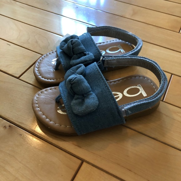NWT Toddler Chambray Sandals - Picture 2 of 3